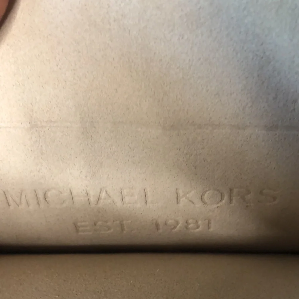 MICHAEL KORS Blue tablet case.